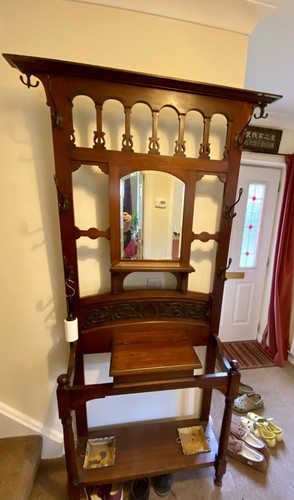 Victoria large carved oak - large,