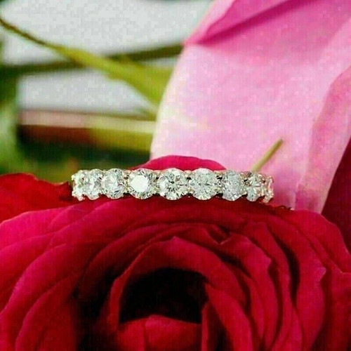 Round natural diamond - ct,