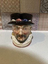 Royal Doulton Small Character Toby Jug Beefeater D6233 ER Version -