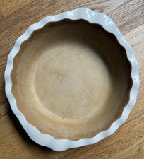 Pampered Chef Family Heritage New Traditions Stoneware Pie Dish 10" Baking Pan