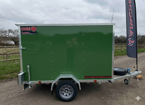 Brand new 8x5x5 - brand, van