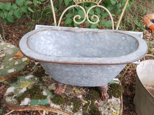Victorian style roll top bath - roll,