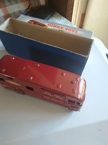 Dinky 981 horse box - dinky, good