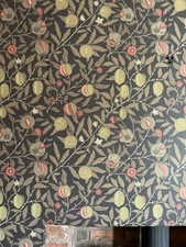 William Morris - Fruit - Wine / Manilla Wallpaper - Remnants