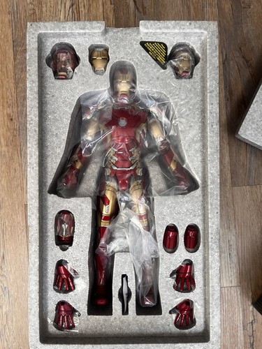 Hot toys age ultron iron - toys, of