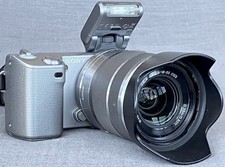 Sony Nex-5 14.2MP Camera, 18-55mm Lens, Flash, Bag - EXCELLENT - Fast Delivery