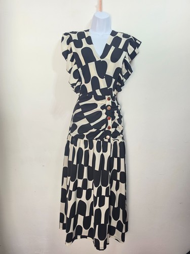 Paris bnwt black cream - bnwt,