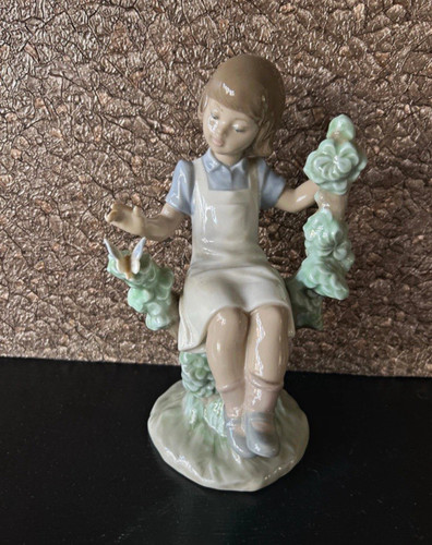Nao porcelain girl swing - nao,