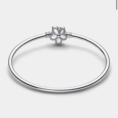Pandora pavé flower bangle - pandora,