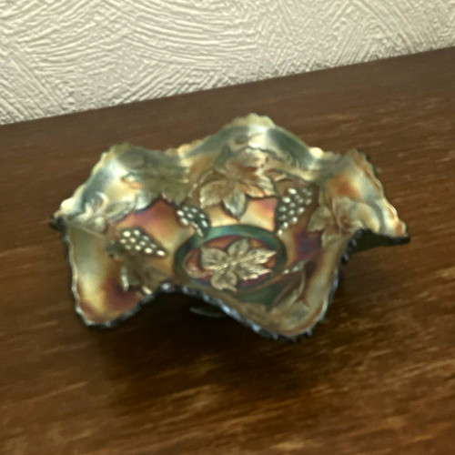 Iridescent carnival glass - iridescent,