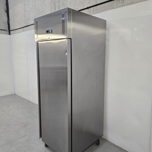 Upright fridge single - single, 650