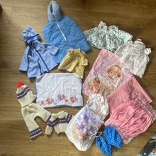 Vintage Tiny Tears Doll    Bundle of Clothes and Bedding 