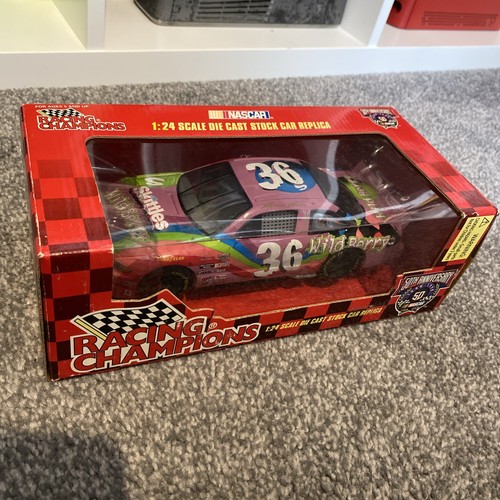 Nascar diecast model - 1:24,