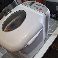 Russell Hobbs Breadmaker model