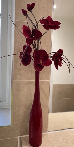 Stunning red vase with - stunning,