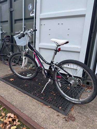 Trek girl mountain bike - trek,