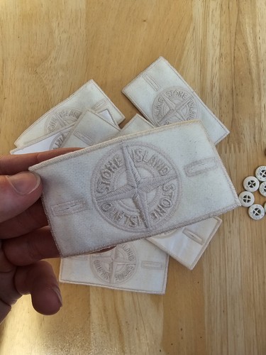 Stone island white ghost badge - white,