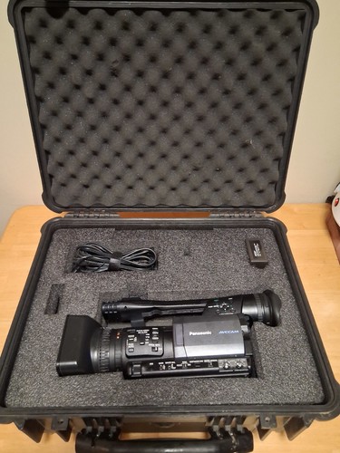 Panasonic hmc150p 3ccd - hd,