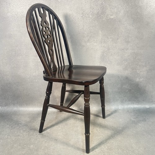 Vintage windsor style wooden - vintage,