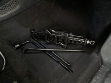 Used Floor Jack fits: 2018 Dodge Journey  Grade A