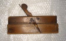 VINTAGE 9.5" ANTIQUE WOODEN MOULDING PLANE BY John Green (ref1)