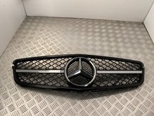 2012 MERCEDES BENZ C CLASS W204 FRONT BUMPER MAIN GRILLE & LED LIGHT