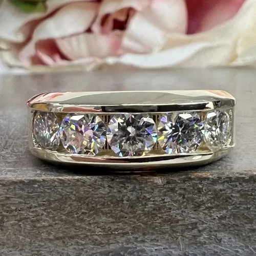 Certified round cut - certified,