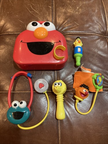 2006 sesame street elmo carry - elmo,