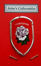COLLECTABLE YORKSHIRE WALKING / HIKING STICK BADGE / MOUNT LOT M NEW IN PACKET