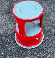 HEAVY DUTY MATAL STEP STOOL