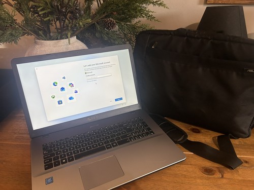Asus vivobook 3 laptop - ,