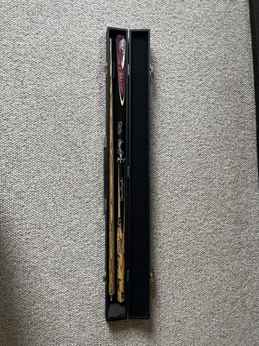 World snooker cue signed - snooker,