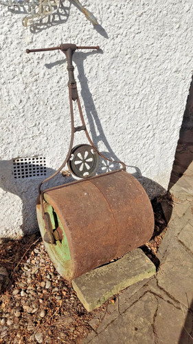 Cast iron garden lawn roller - cast,