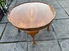 Vintage Beautiful Burr Walnut Pie Crust Coffee Side Table 1953 Queen Anne Legs
