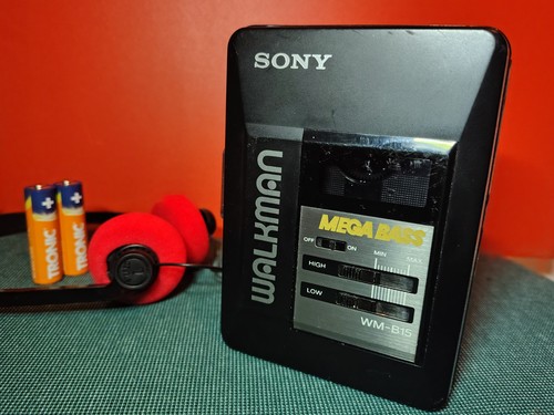 Serviced vintage sony walkman - serviced,