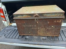 VINTAGE MEDIUM SIZED METAL