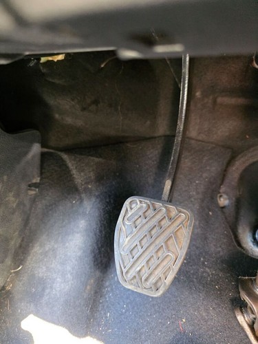 465031kb0b clutch pedal nissan - pedal,