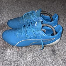 Puma KING PLATINUM FG-AG Football Boots in Light/Sky Blue.