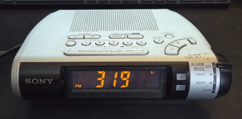 Sony dream machine - machine, icf-c253l