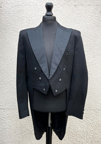 Traditional black wool - traditional,