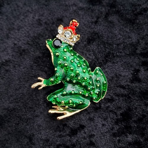 Frog prince crown brooch - crown,