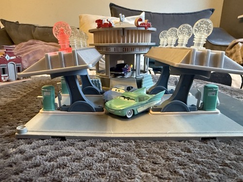Disney pixar cars playset - disney,
