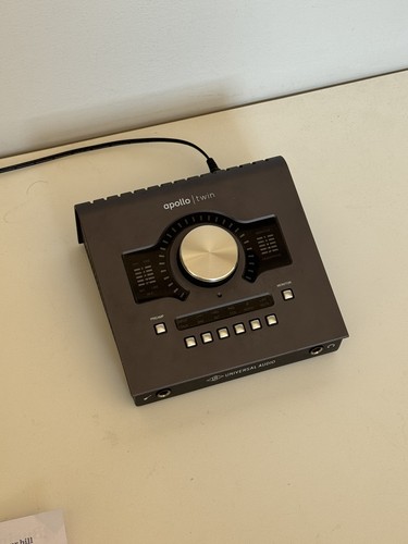 Universal audio apollo - audio, twin