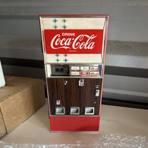 Coca cola red brown - red, white