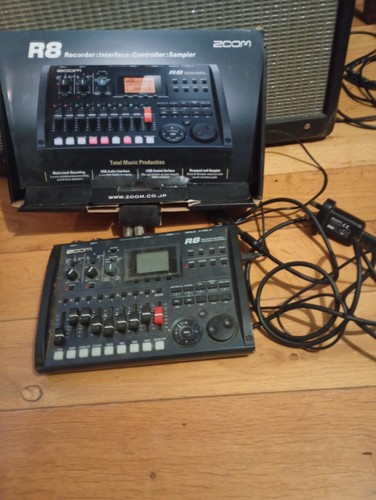 Zoom digital recorder - r8,