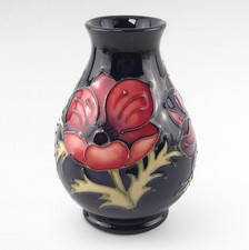 MOORCROFT Pottery ' Anemone '