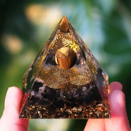Orgonite pyramid amethyst - pyramid,