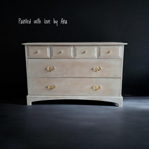 Oak whitewashed large - chest, of