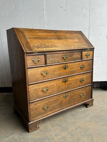 Mid 18th century oak bureau - mid,