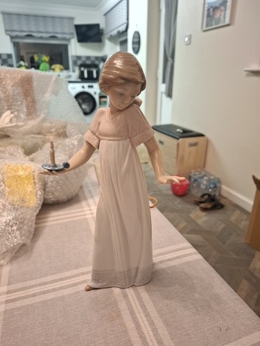 Nao lladro light the - lladro,